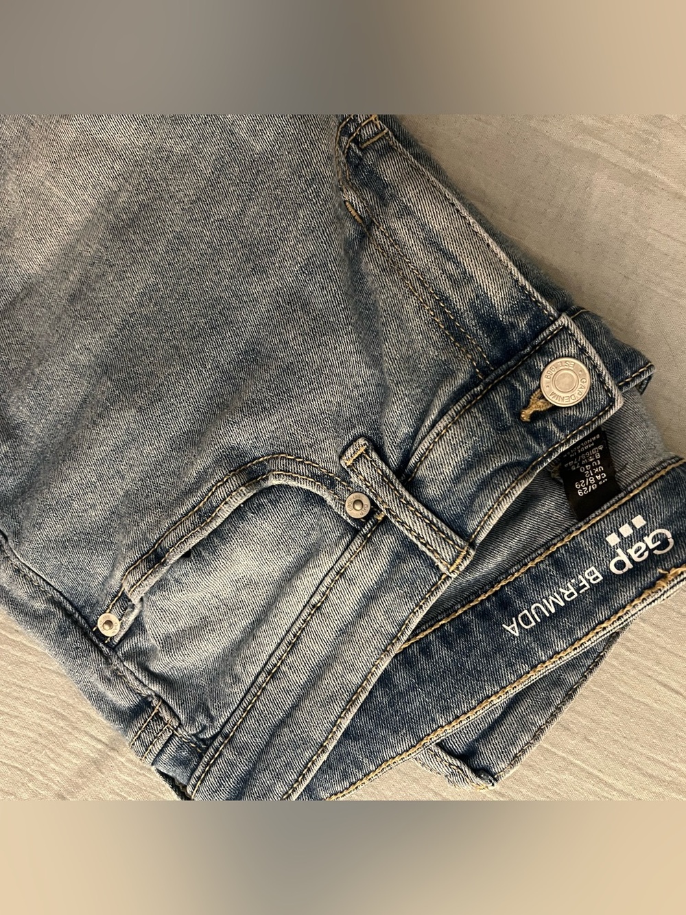 Gap light denim Bermuda shorts size 8 - Picture 5 of 5